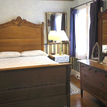 Old Iron Inn Bed And Breakfast Caribou Bagian luar foto