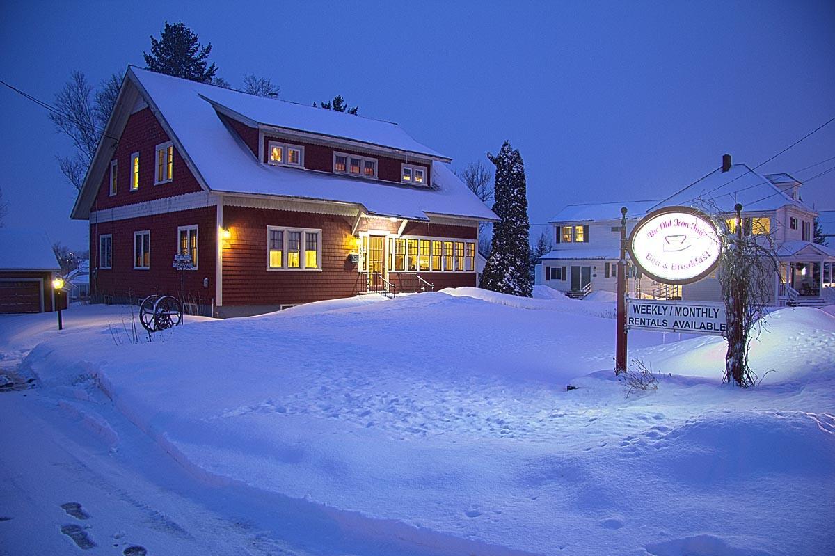 Old Iron Inn Bed And Breakfast Caribou Bagian luar foto