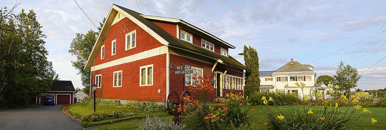 Old Iron Inn Bed And Breakfast Caribou Bagian luar foto